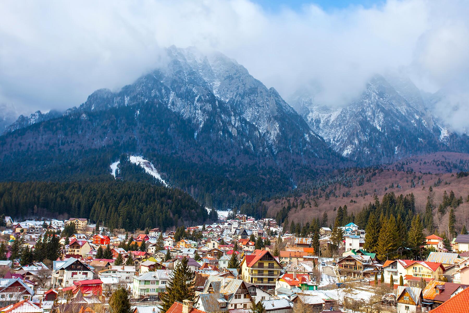 07_FairytaleRomania__Busteni_shutterstock_1638846727