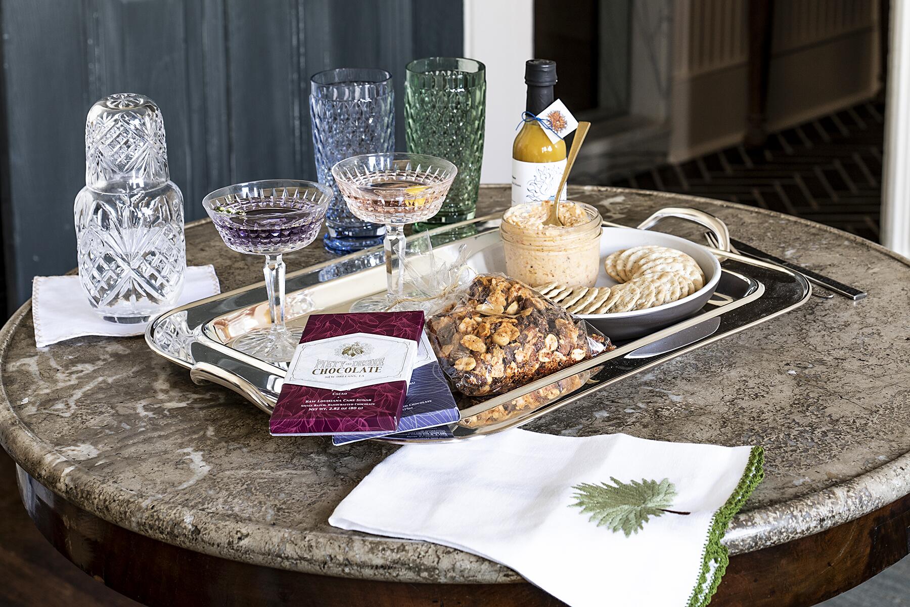 08_ElevatedInRoomDining__TheChloe_8 4F5A1135