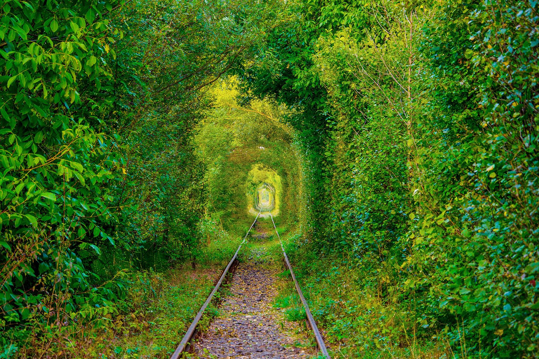 10_FairytaleRomania__Caransebes_shutterstock_402409018
