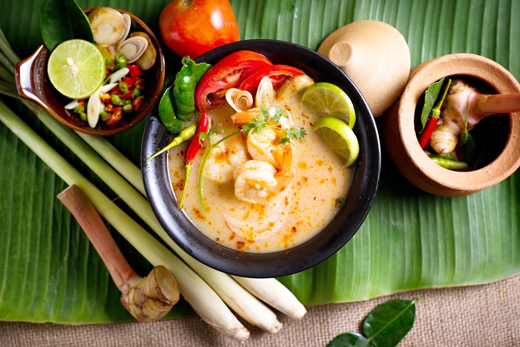 02_SpicyStreetfood__TomYum_shutterstock_454366405