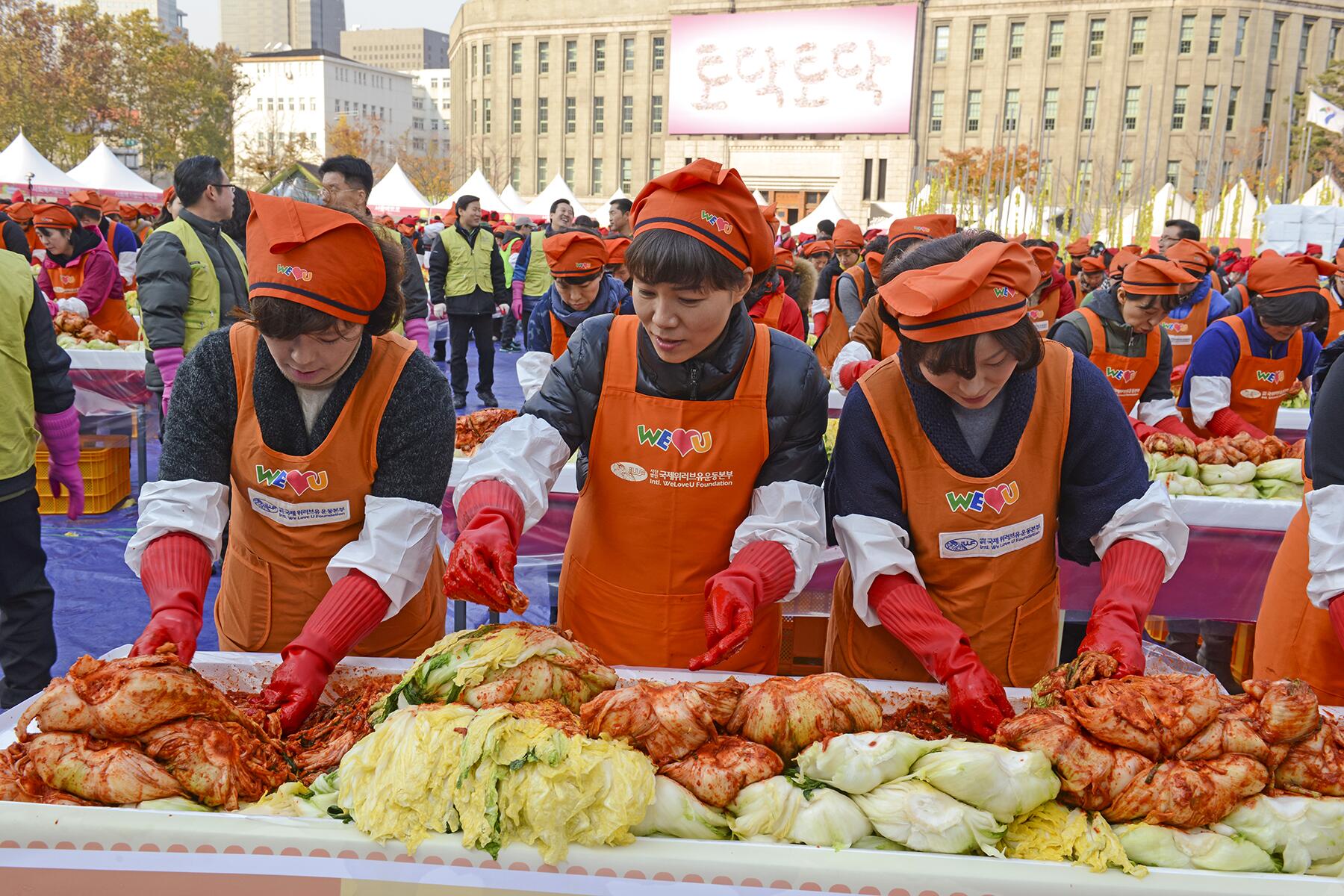 04_QuirkyWinterTraditions__KimjangSouthKorea_dreamstime_xxl_49143003
