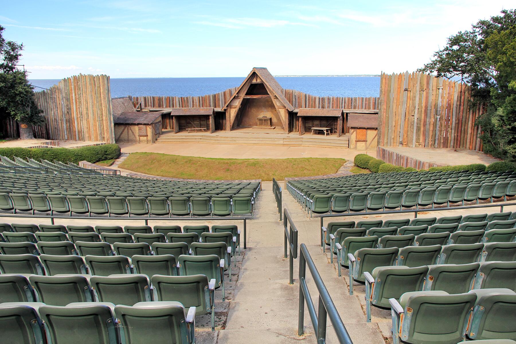 06_PlacesNewDeal__WatersideTheatre_shutterstock_1027602763