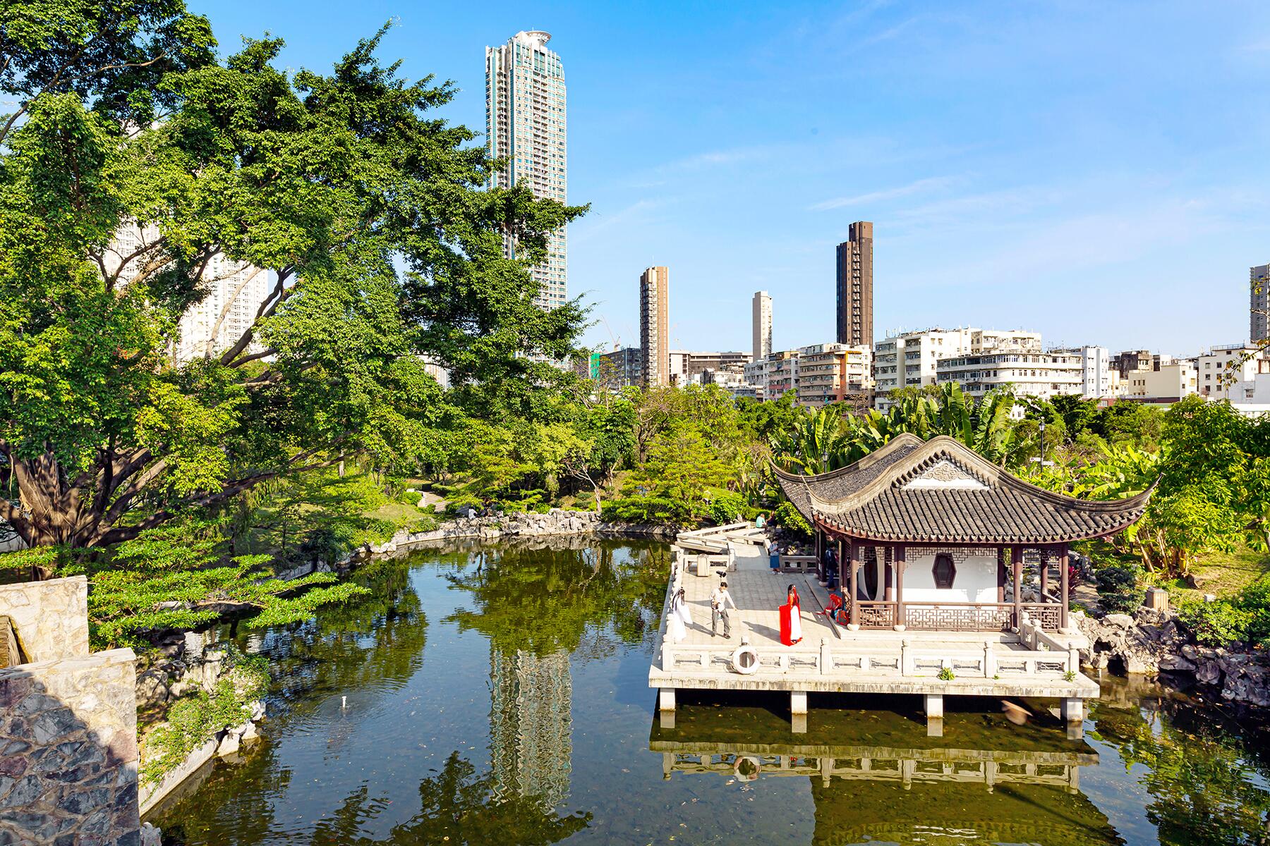02_AsiaMysteriousParks__KowloonWailedCityPark)shutterstock_1709206714