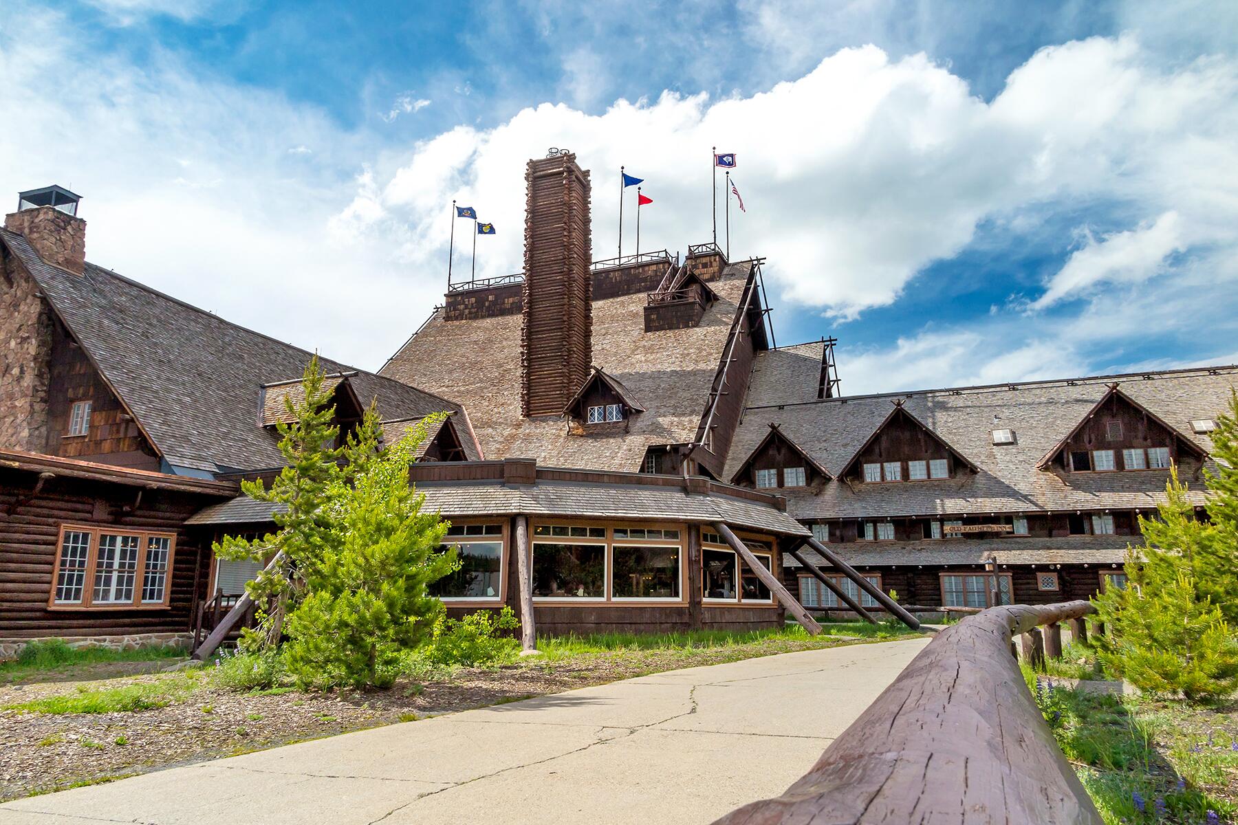 02_ManmadeNationalParkStructures__OldFaithfulInnYellowstone_shutterstock_206238826