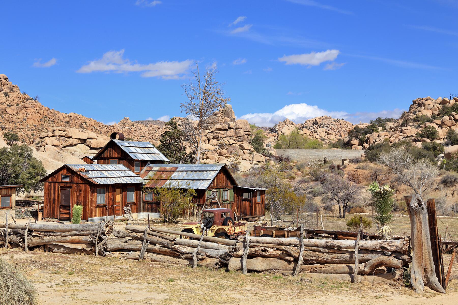 03_ManmadeNationalParkStructures__KeysRanchJoshuaTree_shutterstock_1072543964