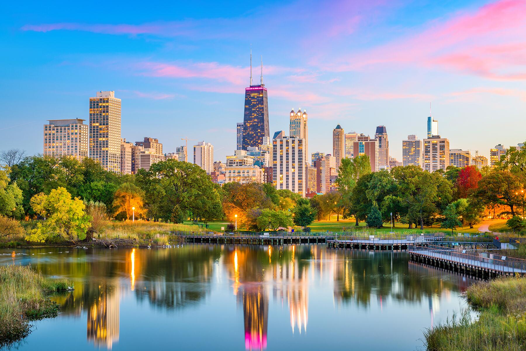 04_GiftsfeellikeVacation__Chicago_shutterstock_1211477890
