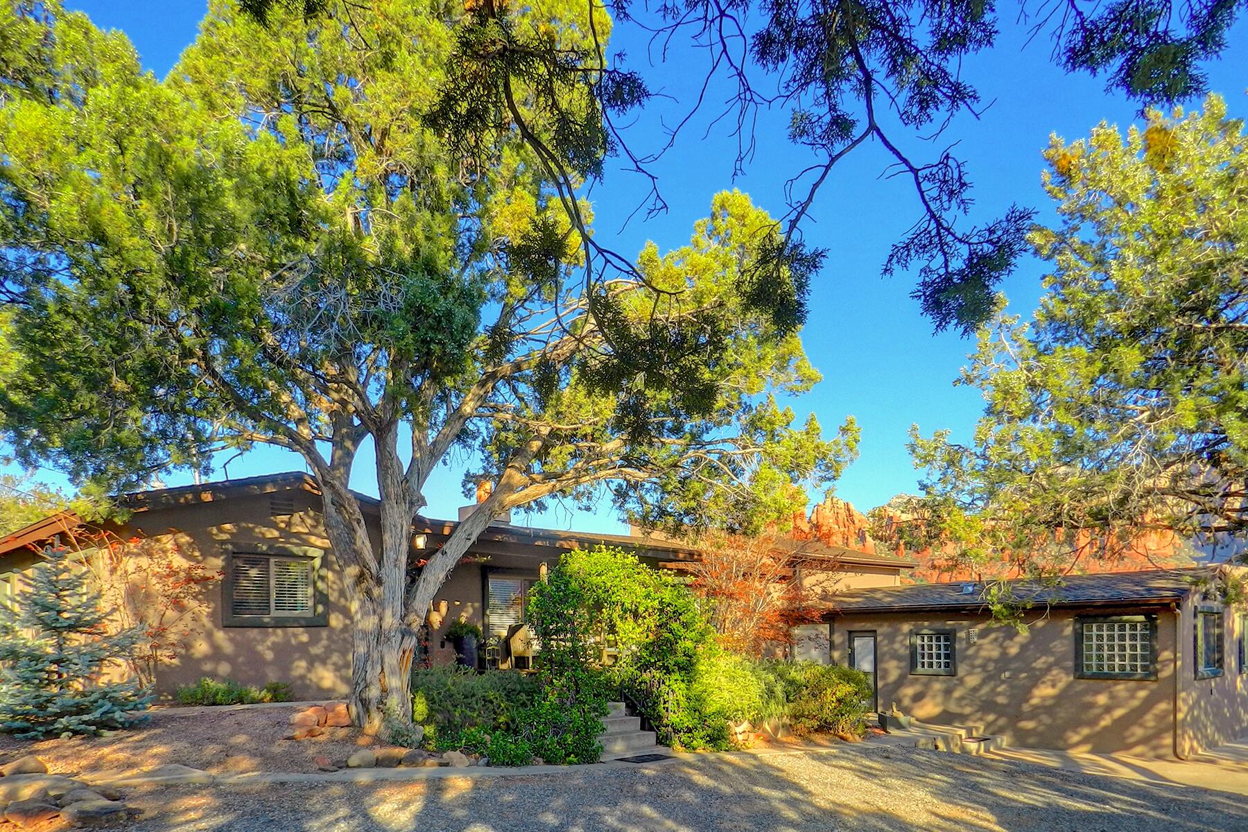 04_PetFriendlyAirbnb__AZenVortex_4.) e080e605-d002-41fe-aa1b-9c9cbc142ab2