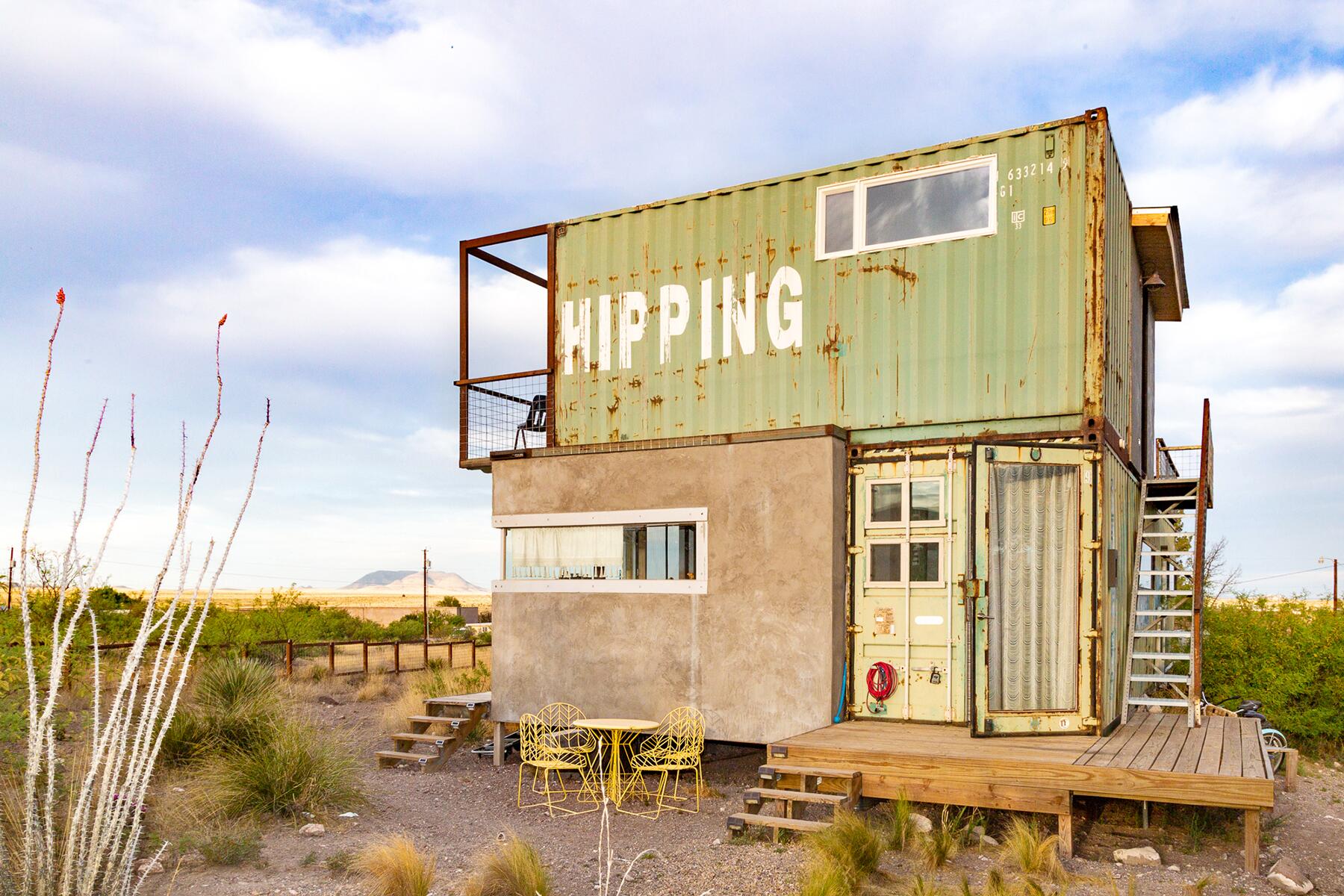 05_PetFriendlyAirbnb__ContainerHouseExperience_5.) 2b0f79d5-cbfa-4f01-984d-b00598b8c337