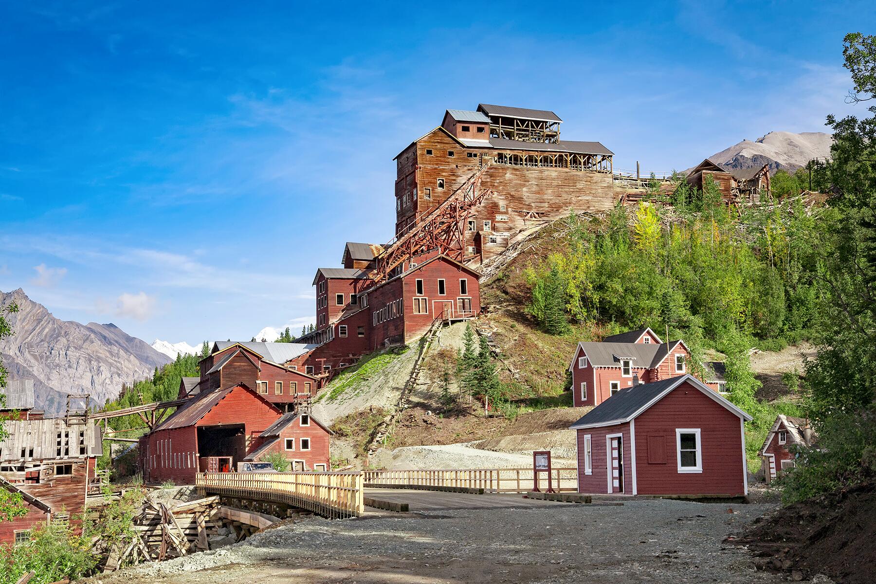 06_ManmadeNationalParkStructures__KennecottMines_shutterstock_356889875