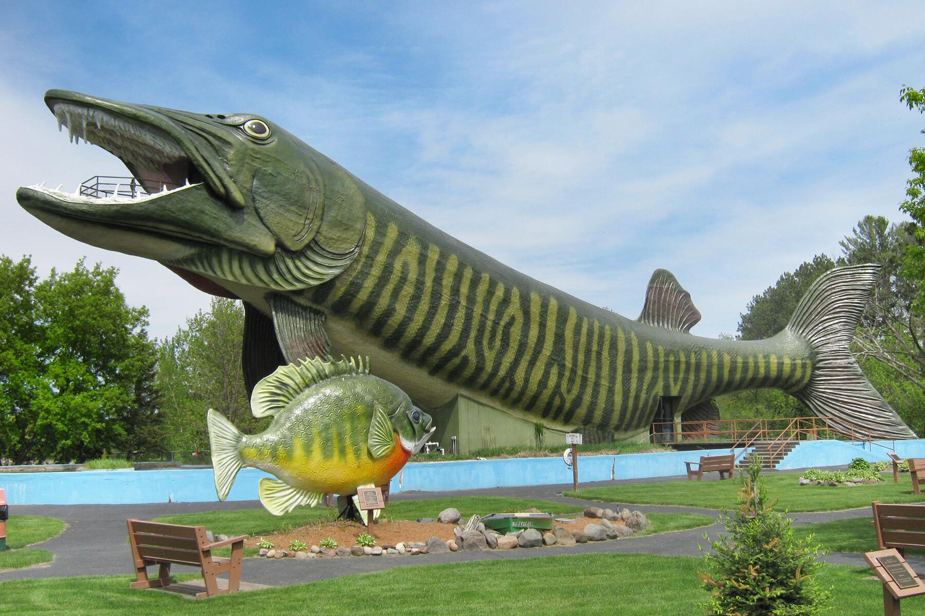 07_WeirdWisconsin__NationalFreshwaterFishing_7.) Big Musky May 2015