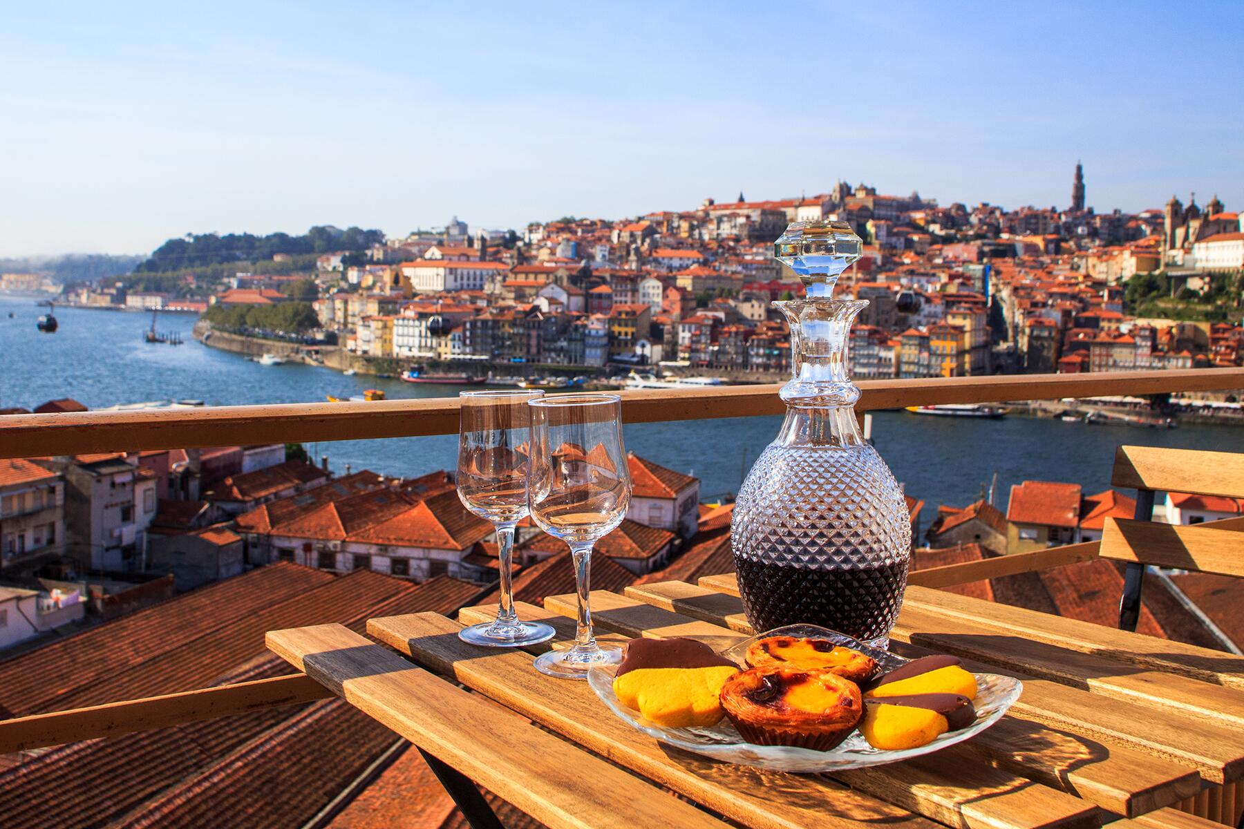 10_DrinksAroundtheWorld__Port_shutterstock_559177075