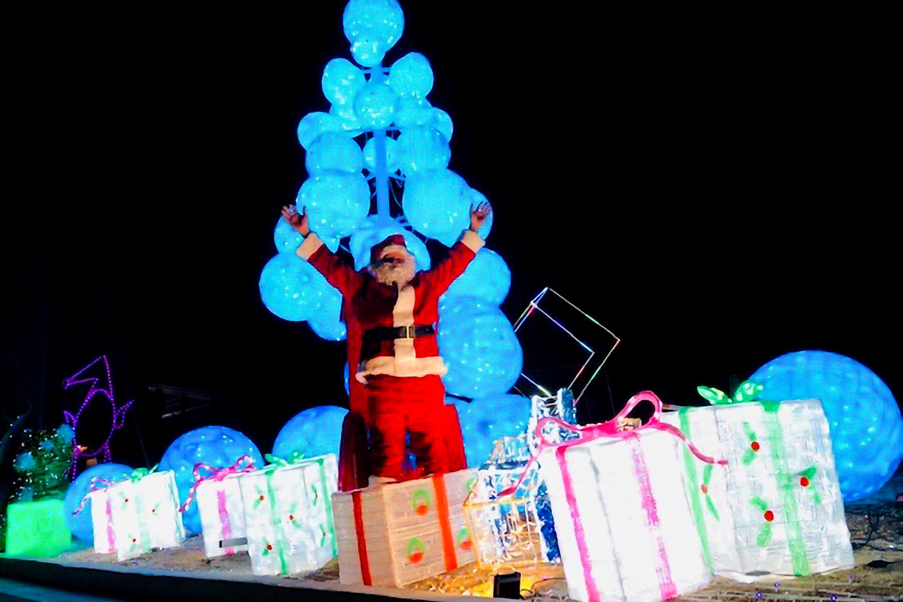 12_DrivethroughLights__HolidayLightsatFields_12.) Holiday Lights 7 at Salt RIver Fields