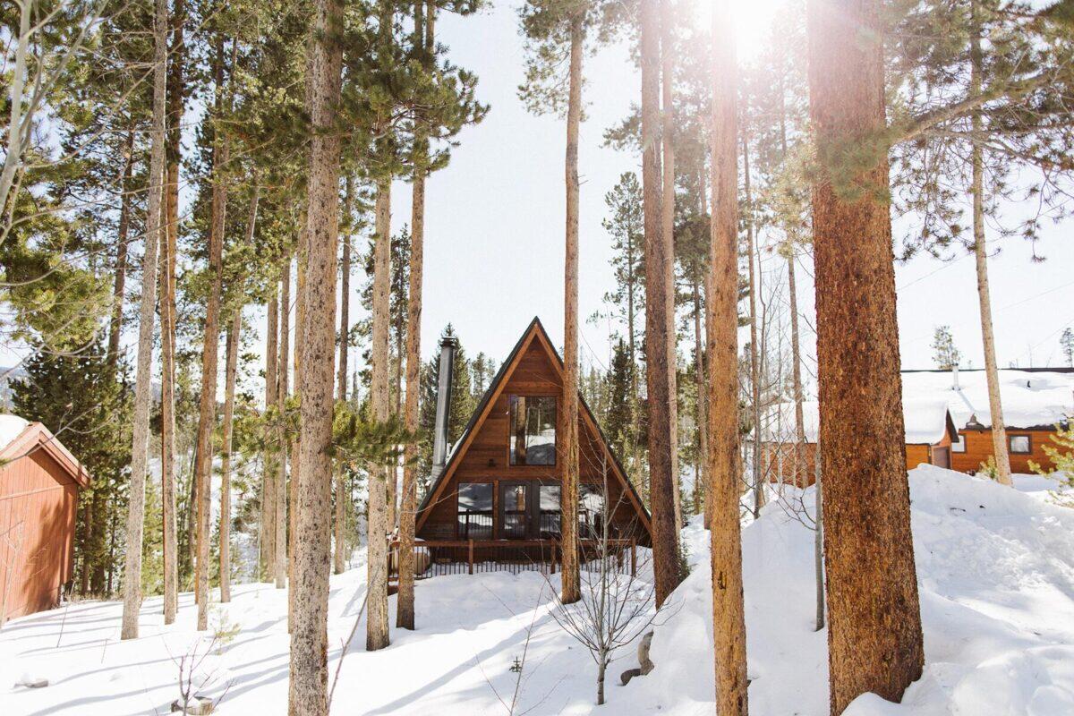 Cozy Airbnb Rentals Where You Can See Snow This Winter