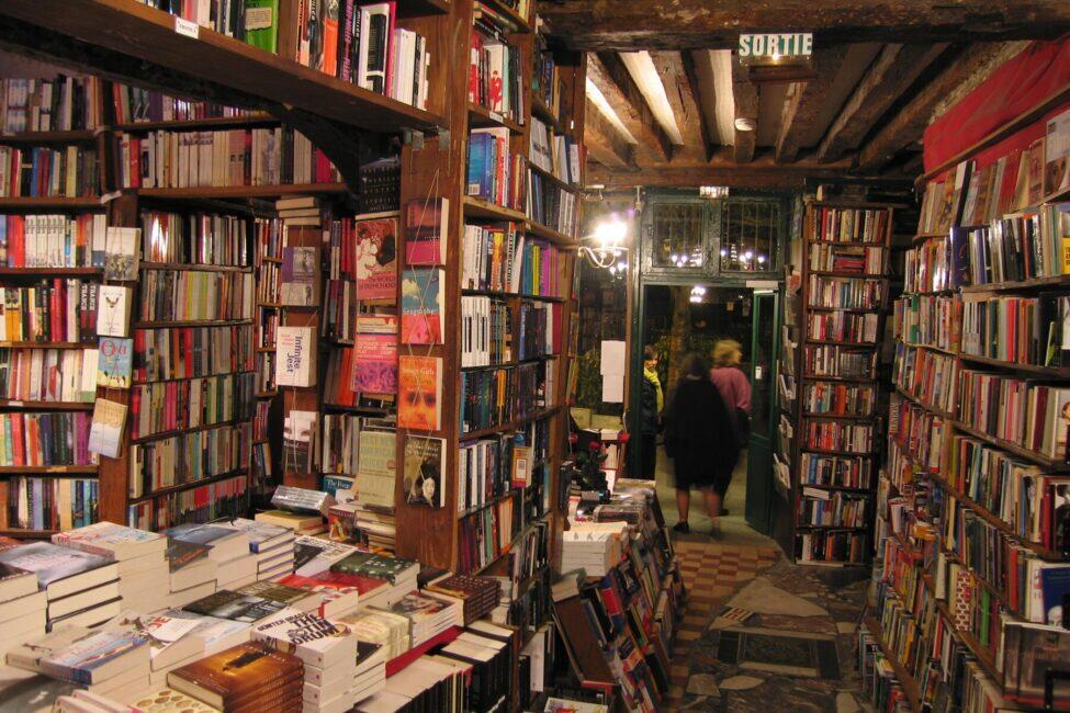 Is Shakespeare and Company in Paris Still Open During the COVID Pandemic?