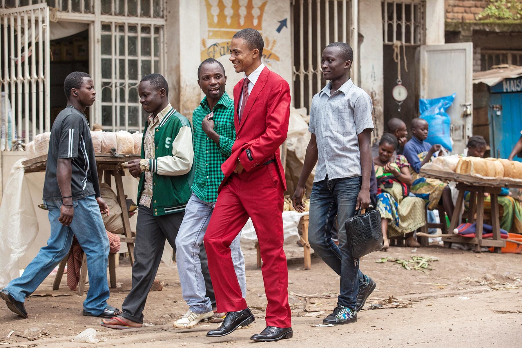 03_StyleSubculturesAroundTheWorld__SapeurDandiesOfCongo_shutterstock_1690255759