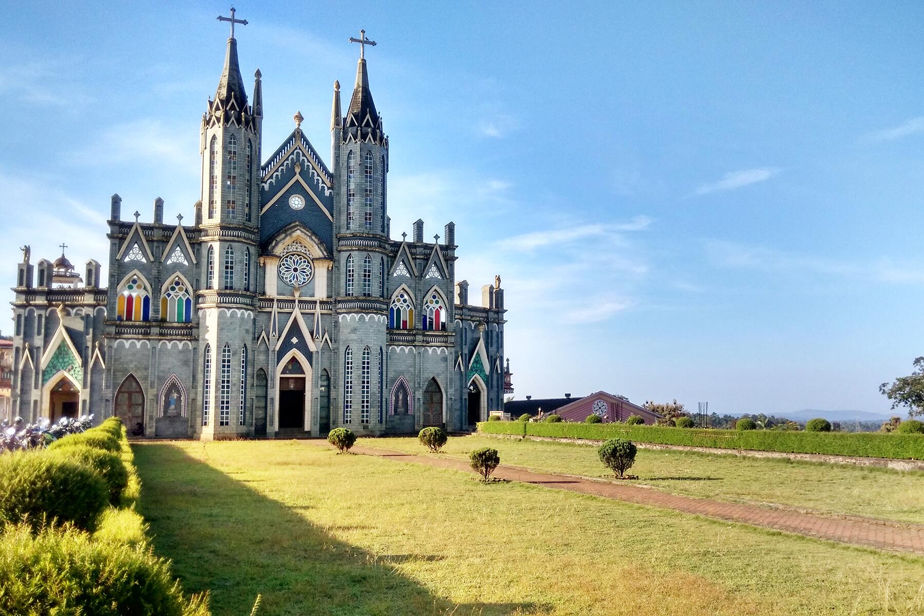 02_India'sMostImpressiveChurches__St.LawrenceShrine_shutterstock_1223211421
