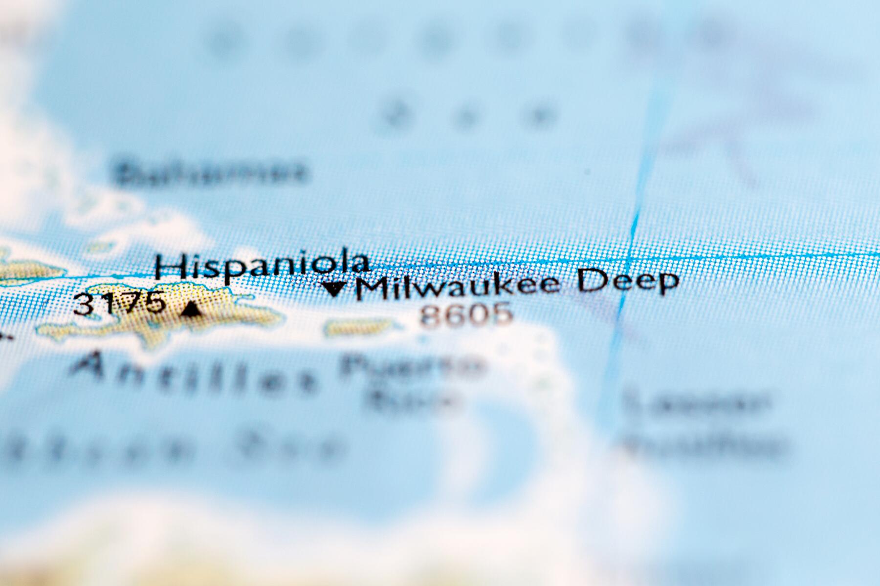 02_MostDangerousBodiesOfWater__BermudaTriangle_shutterstock_1858855720