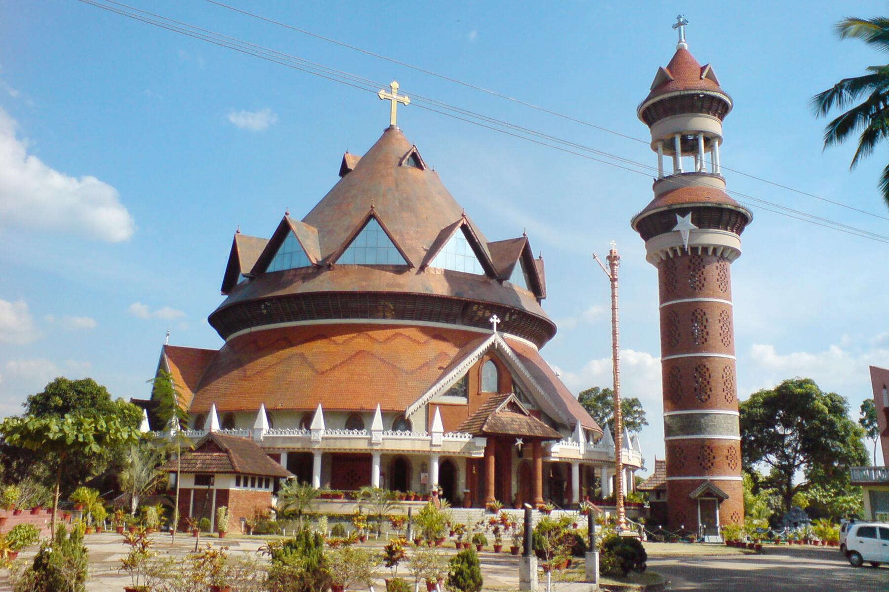 08_India'sMostImpressiveChurches__St.John'sCathedral_8.) St._John's_Cathedral,_Tiruvalla