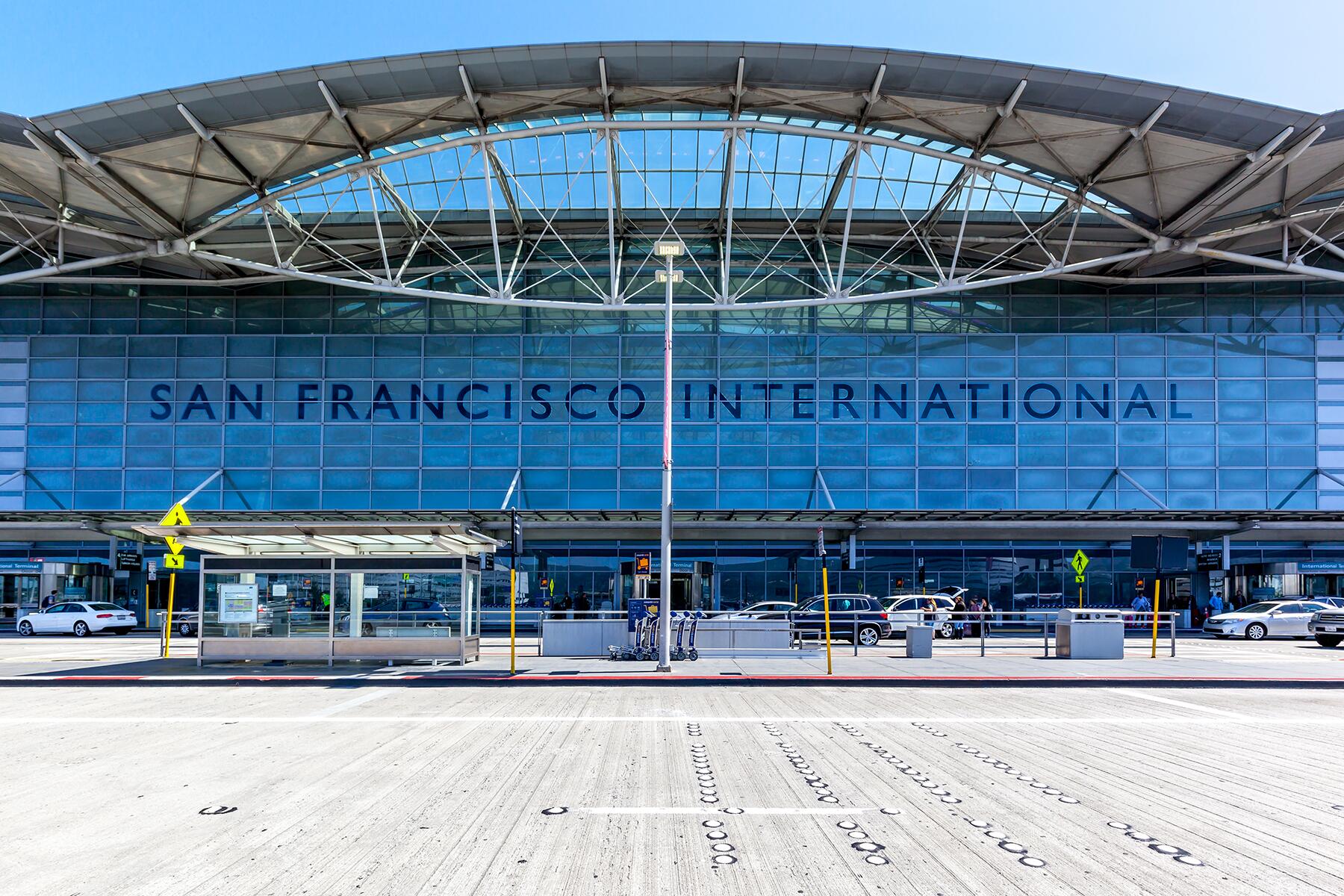 10_TouristDestinationsServingAsCOVIDTestingAndVaccineSites__Airports_shutterstock_1064245202