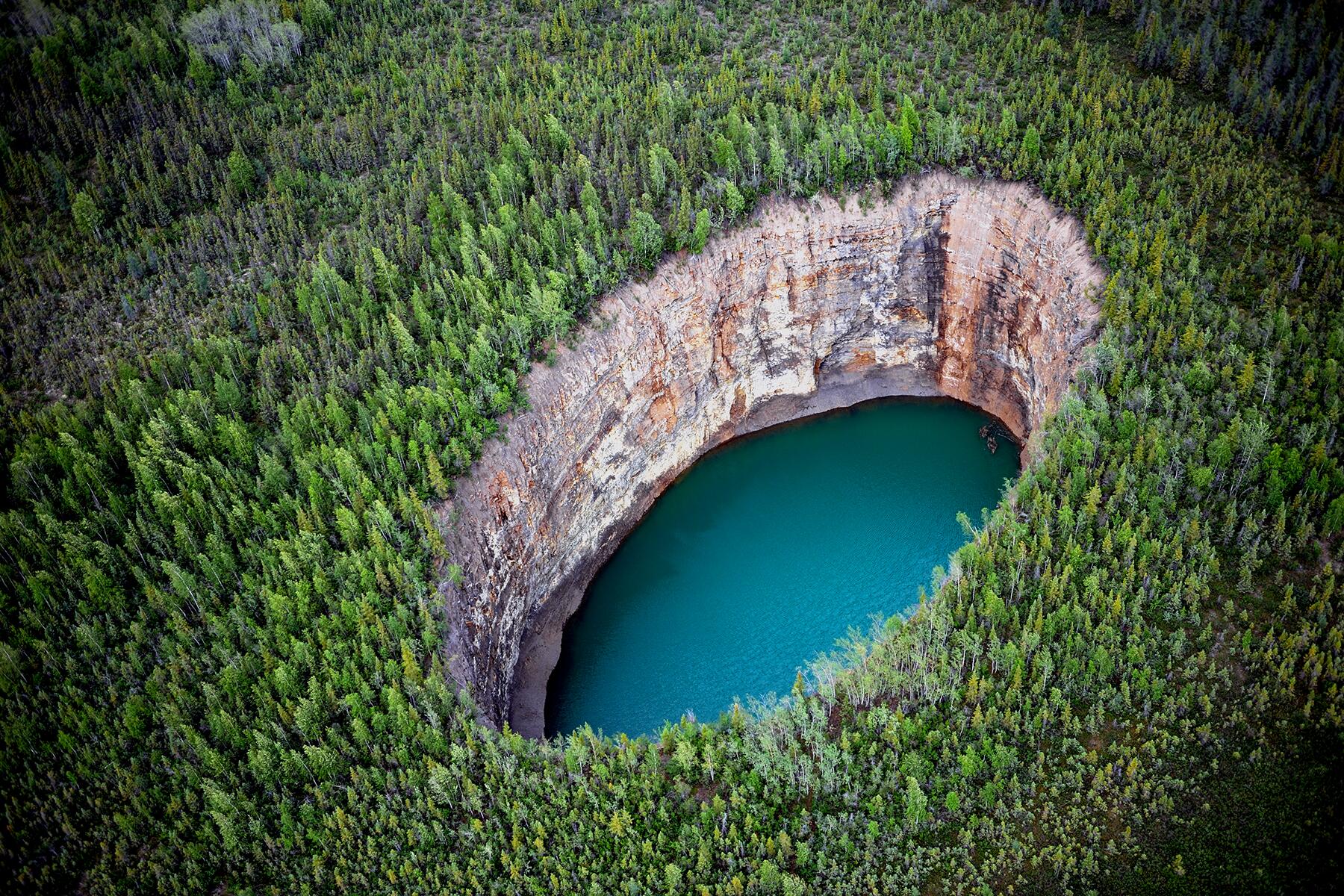 13_Canada'sNaturalWonders__BearRockSinkhole_13 PFAFF_NormanWells_Sinkhole2