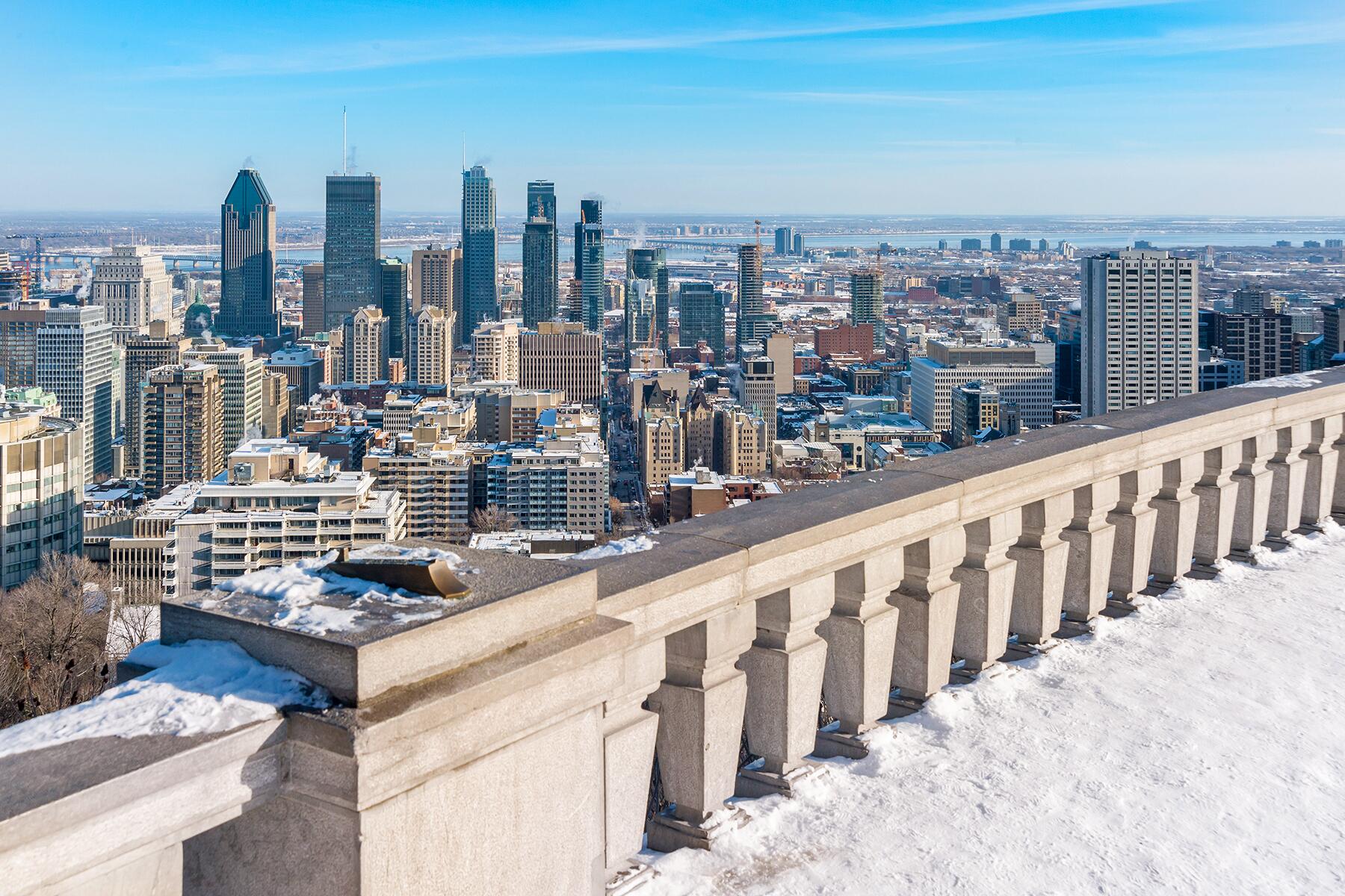 15_Canada'sNaturalWonders__MontRoyal_shutterstock_576400657