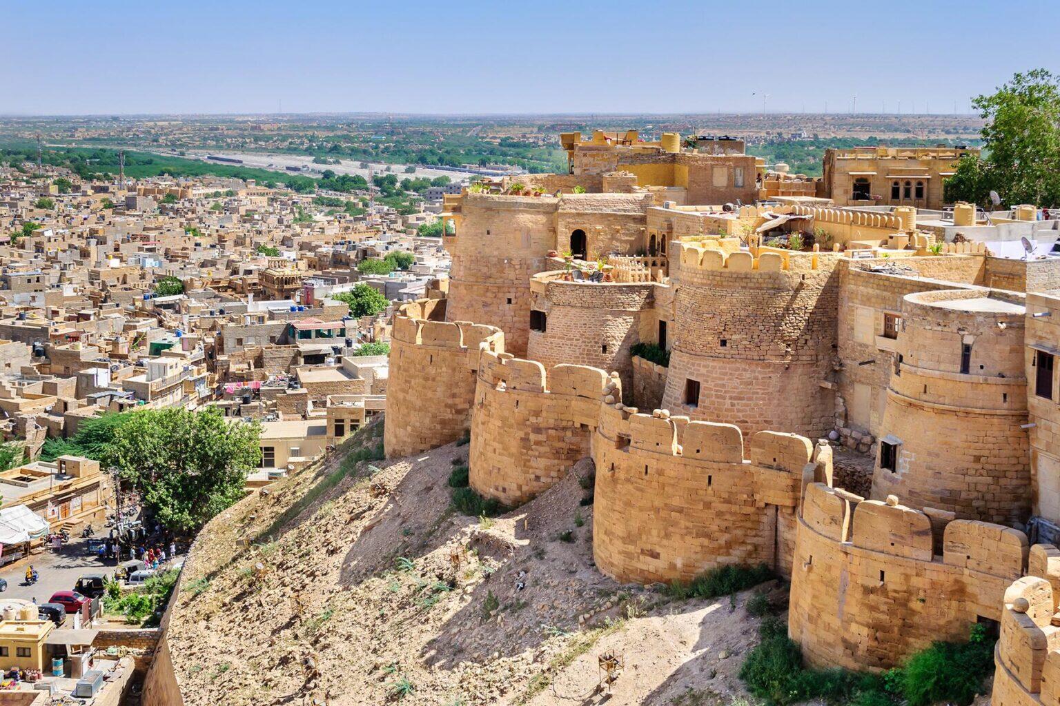 15 of the Most Remarkable Walled Cities Around the World