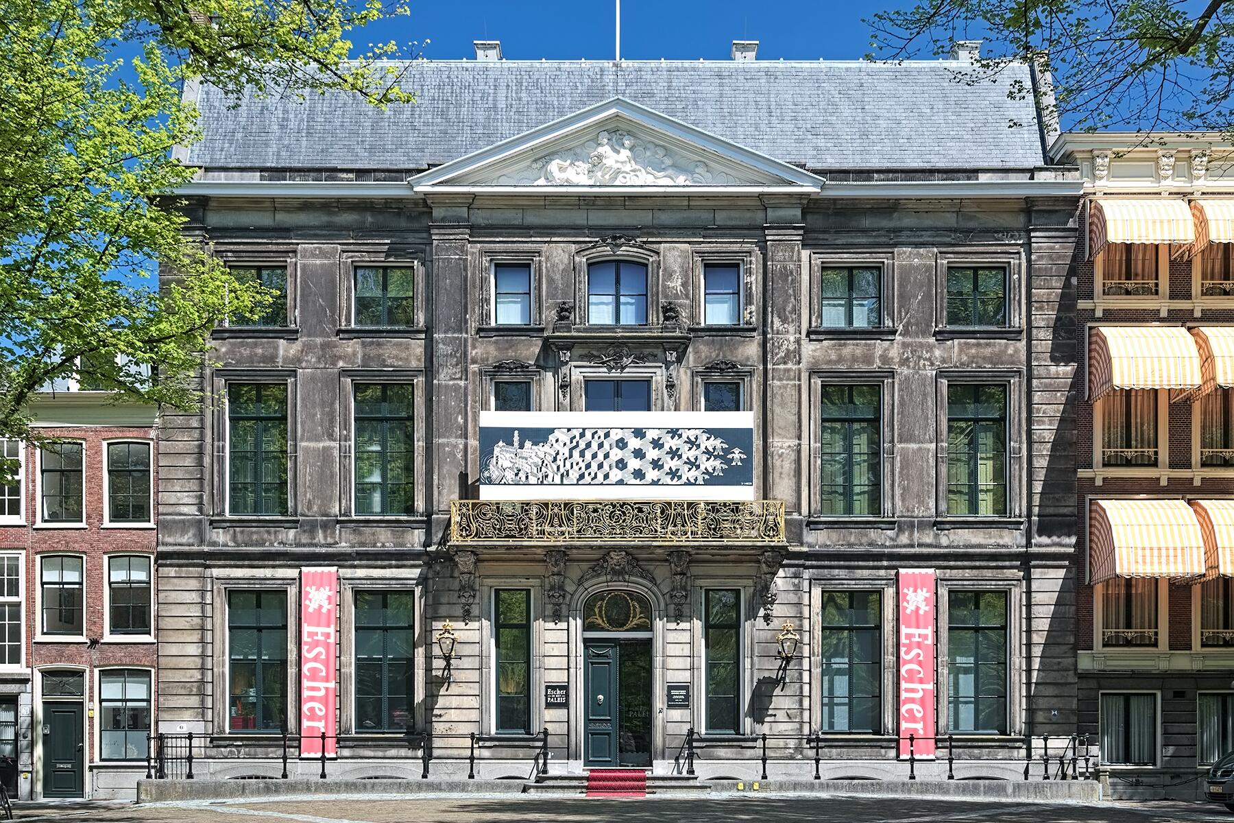03_TheHagueExperiences__EscherInThePalace_shutterstock_1065692411