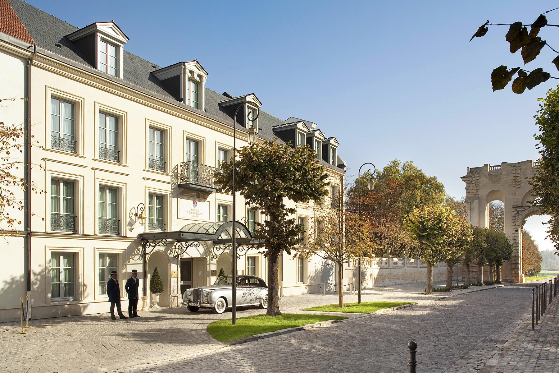 04_DreamiestPropertiesInFrance__AubergeDeJueDePaume_4 Auberge du Jeu de Paume Exterior