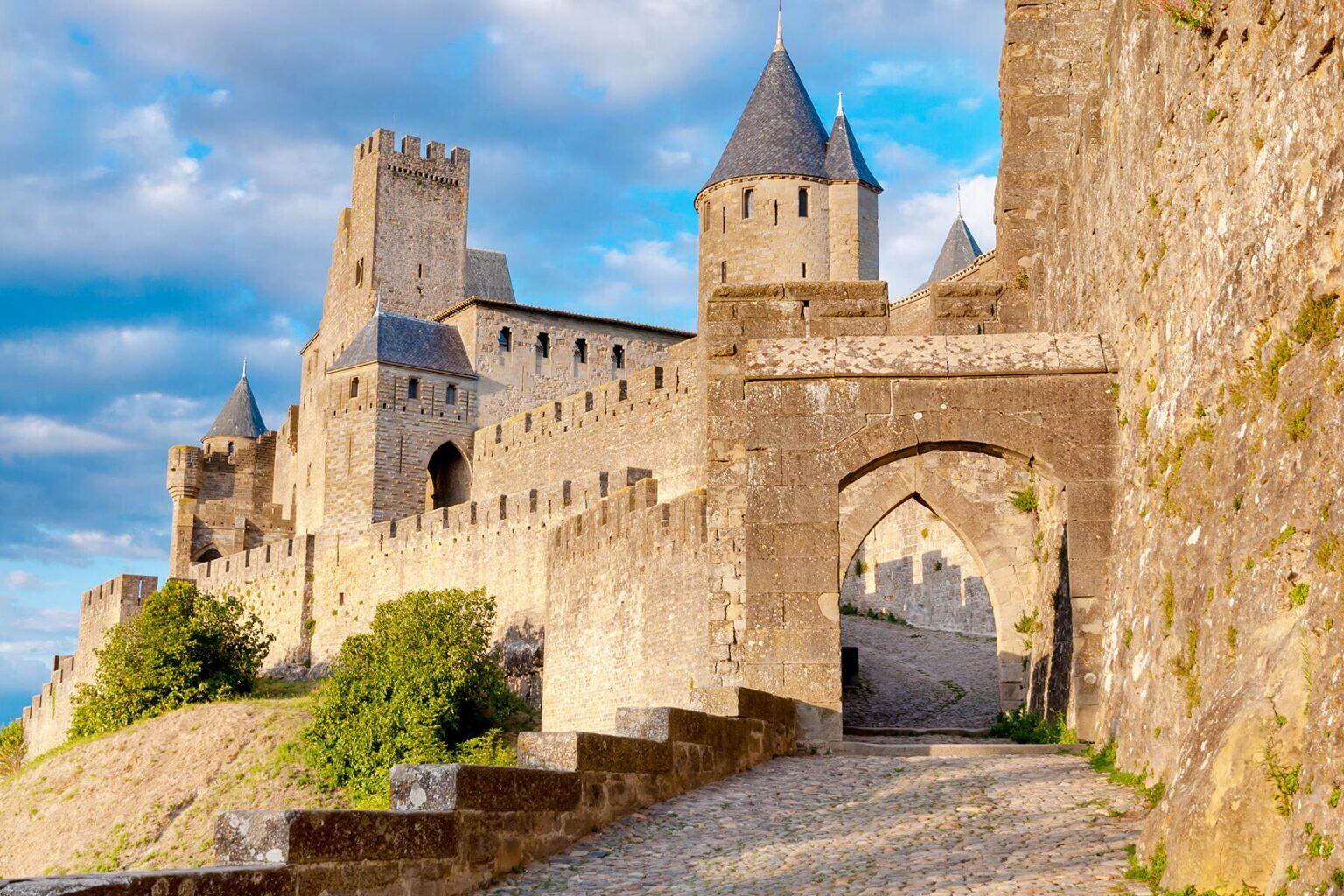 15 of the Most Remarkable Walled Cities Around the World