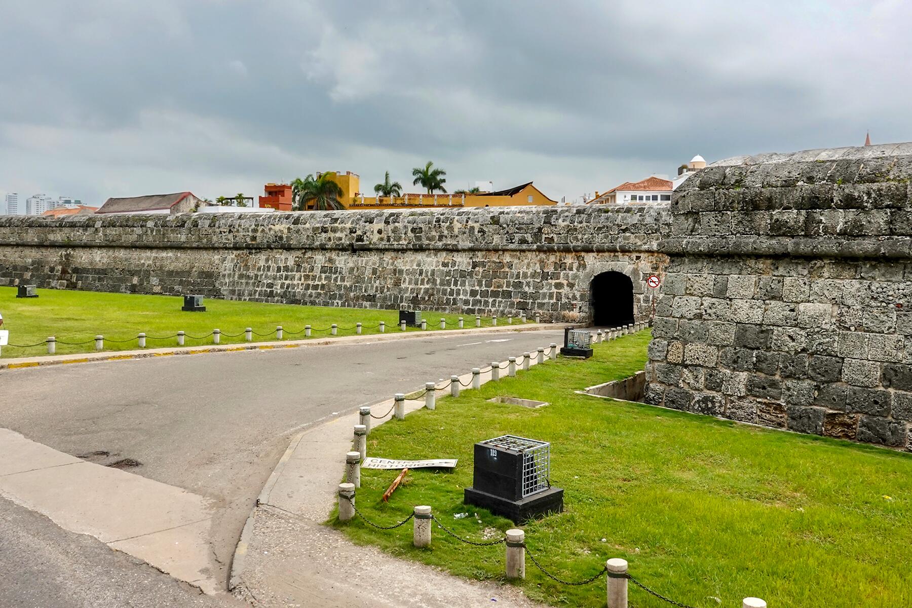 15 of the Most Remarkable Walled Cities Around the World