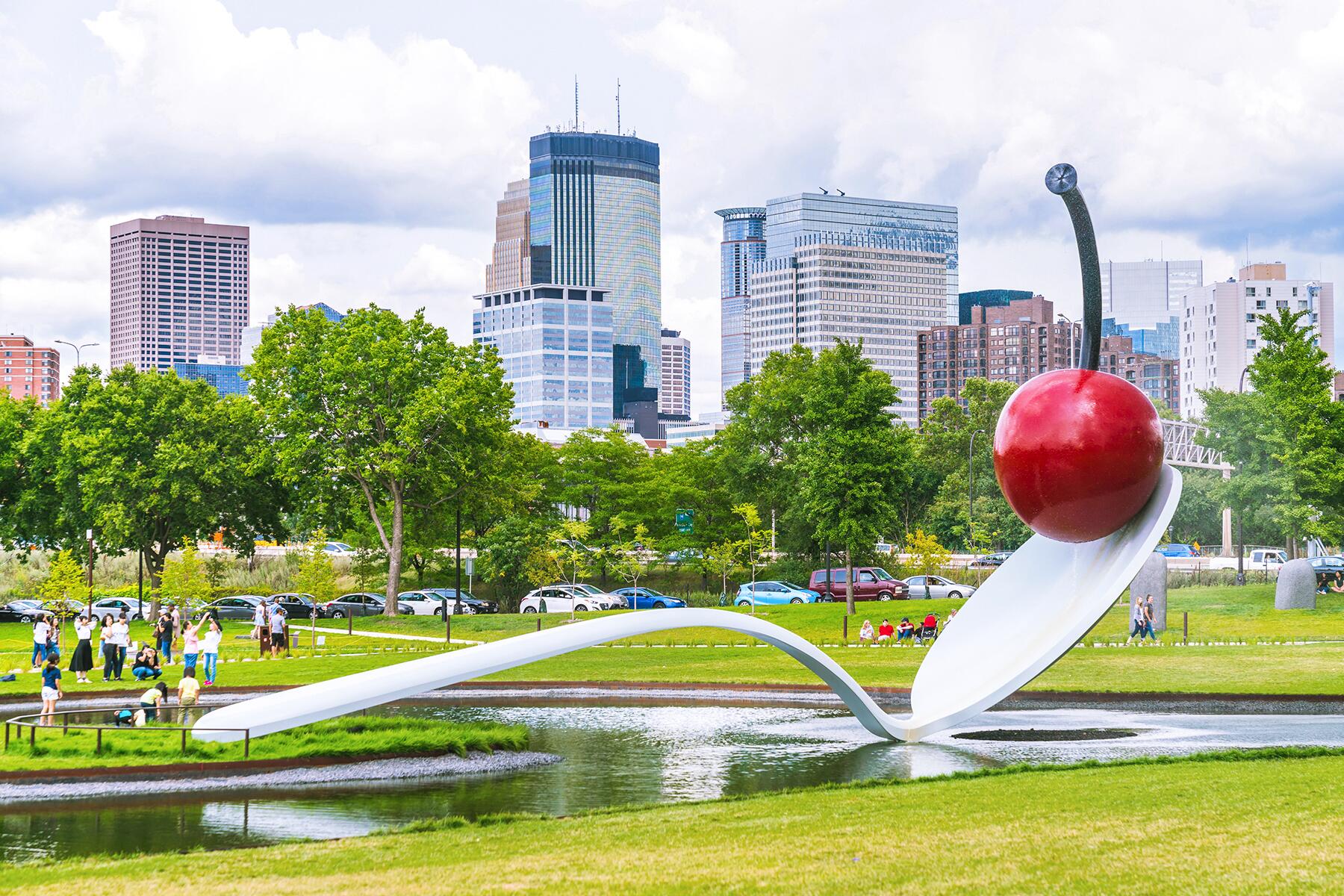 09_StrangeGardens__MinneapolisSculptureGarden_shutterstock_1165092580