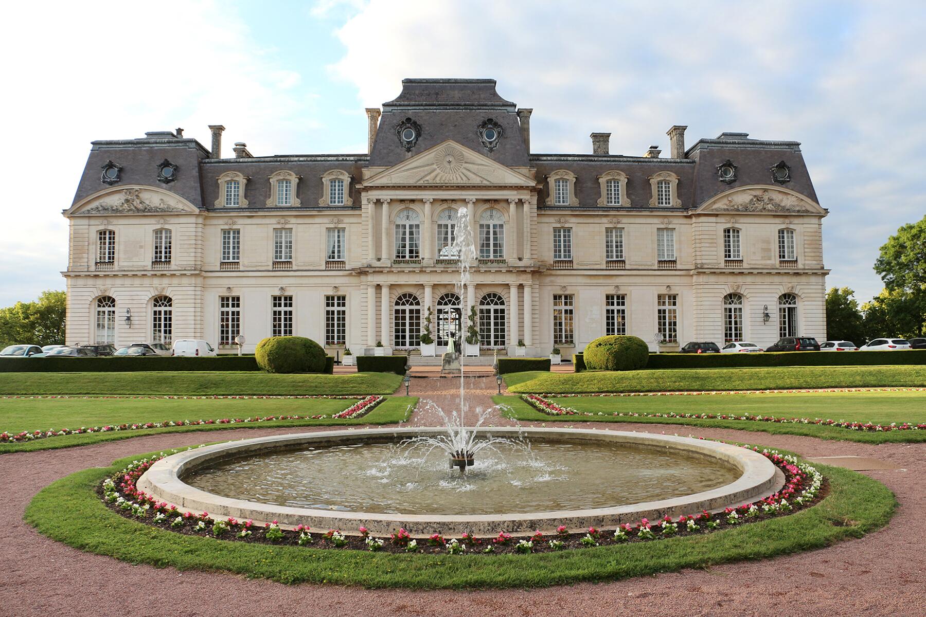 12_DreamiestPropertiesInFrance__ChateauDArtignyAndSpa_12 Château_d'Artigny