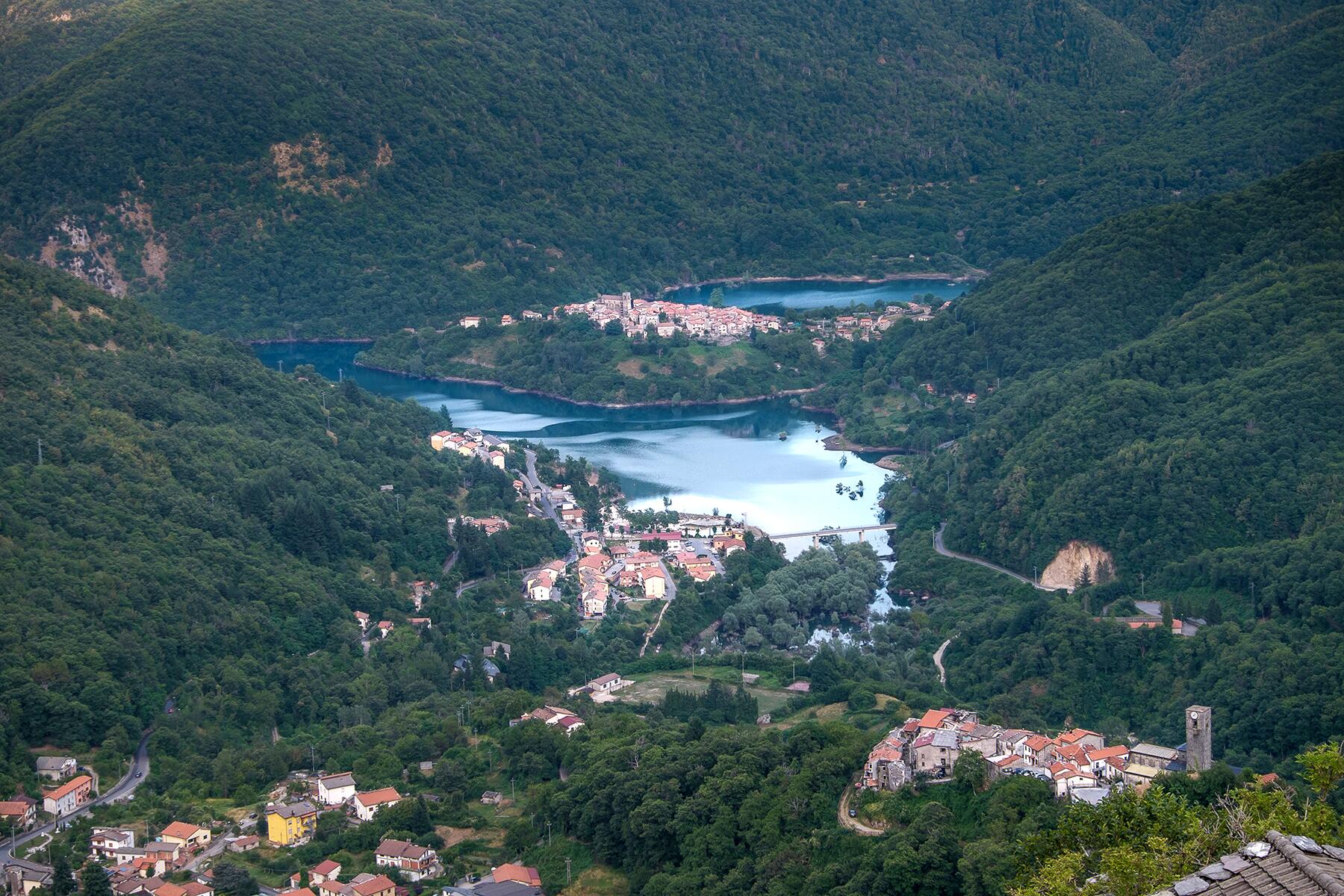 12_SunkenCities__LagoDiVagli_shutterstock_463461275