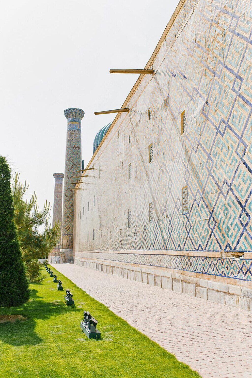 15 of the Most Remarkable Walled Cities Around the World