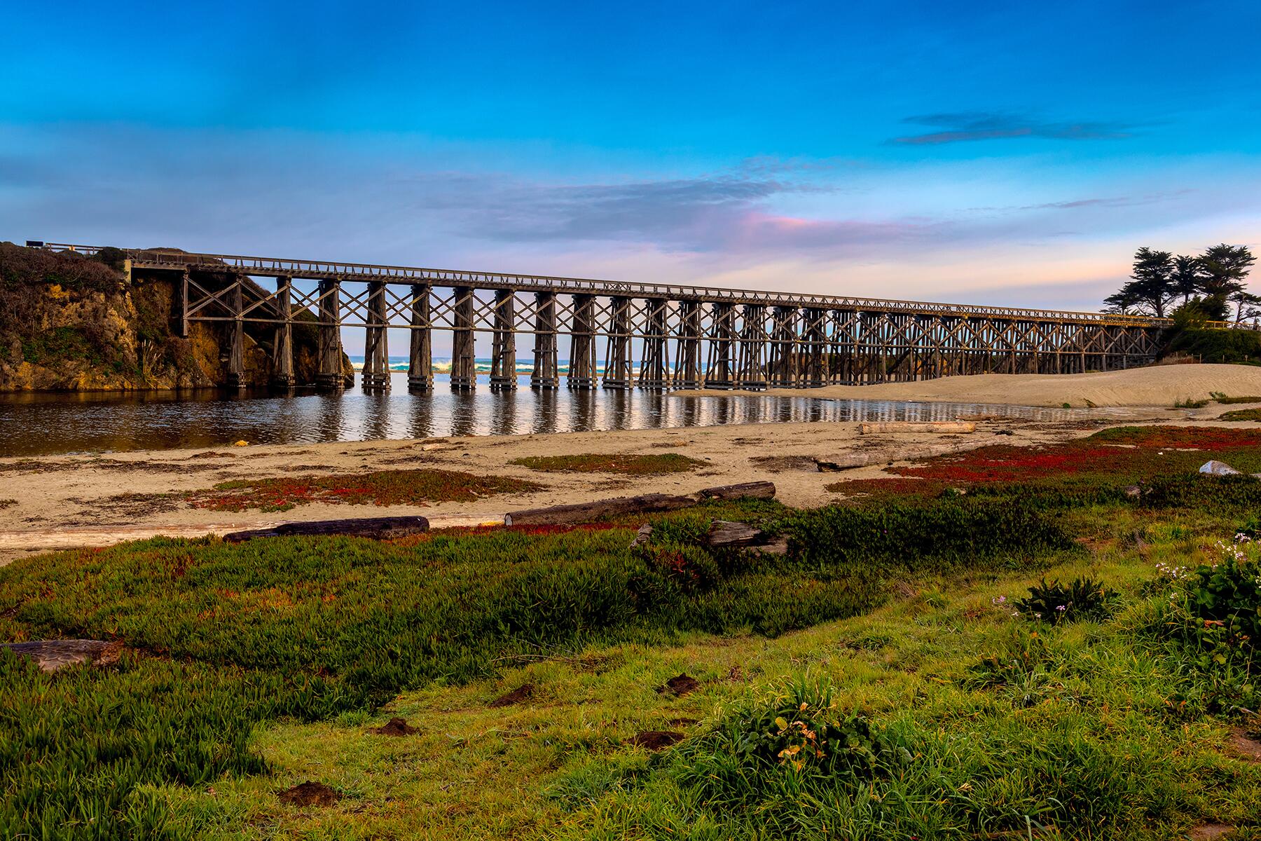 01_CASeasideTowns__FortBragg_shutterstock_1730249254