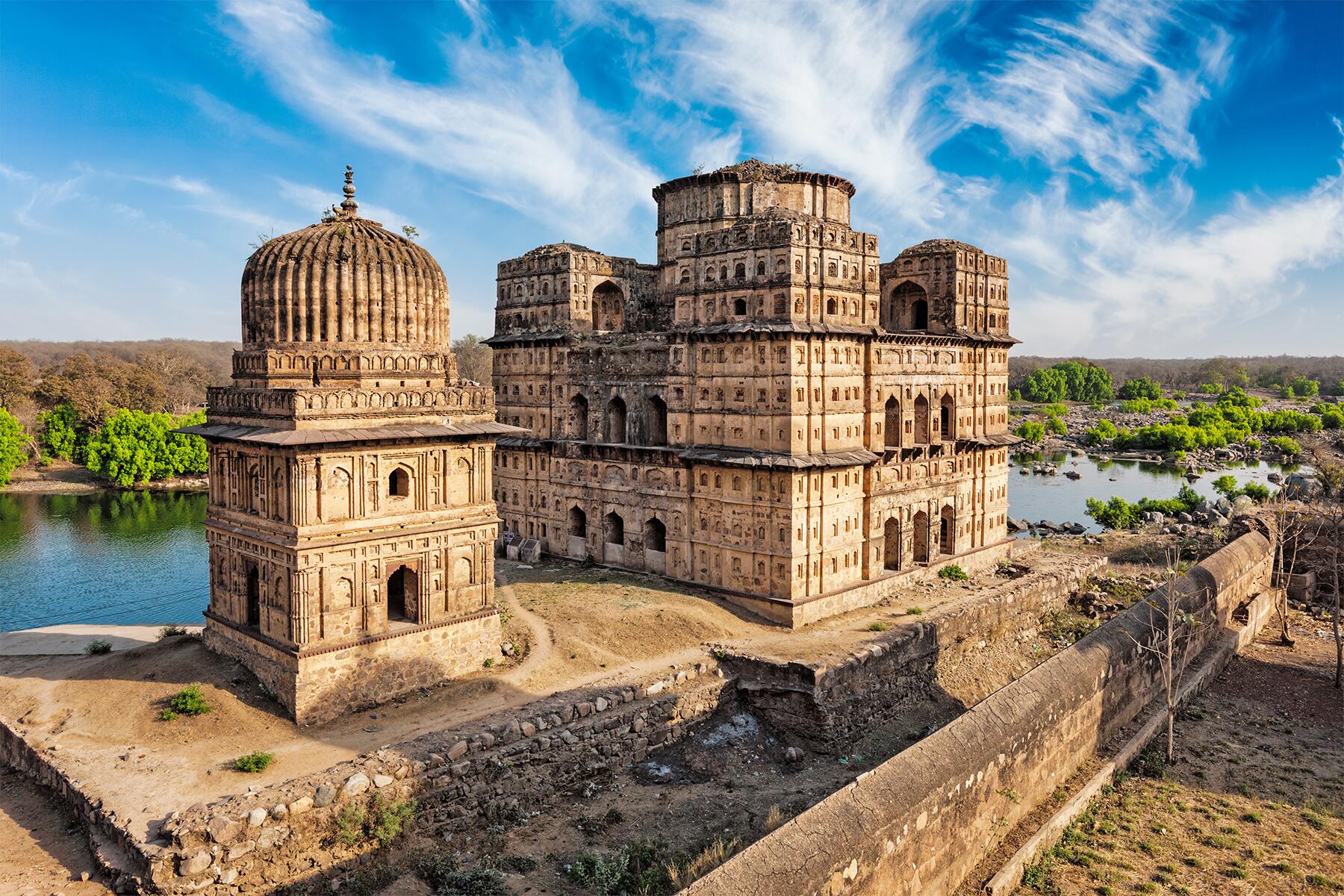 01_IndianVillagesStuckInTime__Orchha_shutterstock_499720417