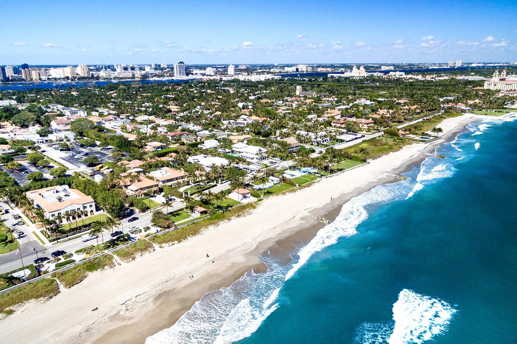 01_UnbuiltDisney__WestPalmBeachFL_shutterstock_621140090