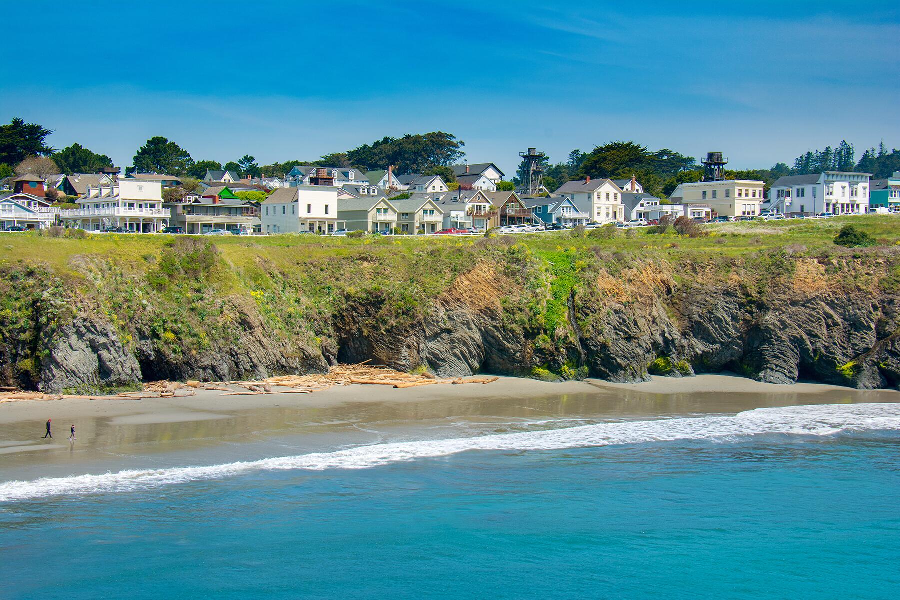 02_CASeasideTowns__MendocinoVillage_shutterstock_1375606688