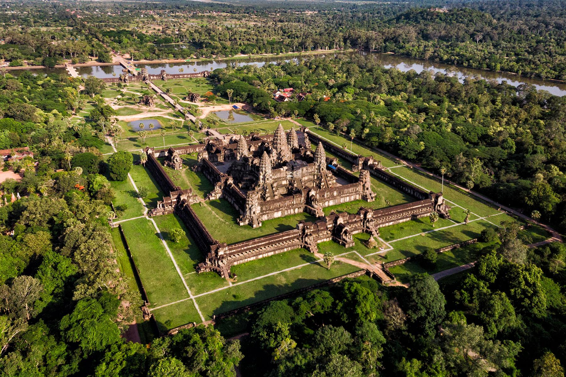04_BucketListMistakes__AngkorTemples_shutterstock_1106886017