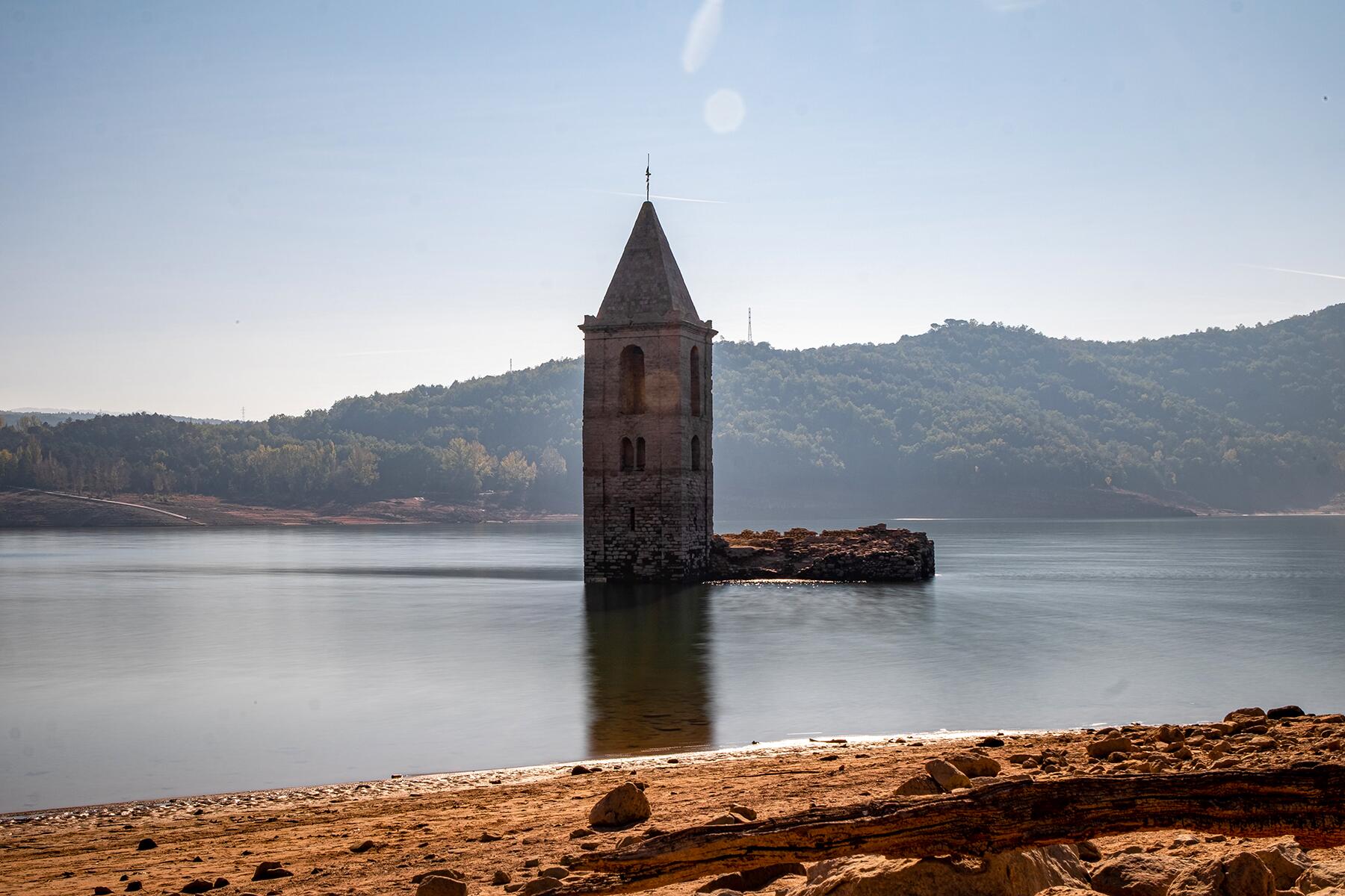04_SunkenCities__VilanovaDeSau_dreamstime_xxl_179957399