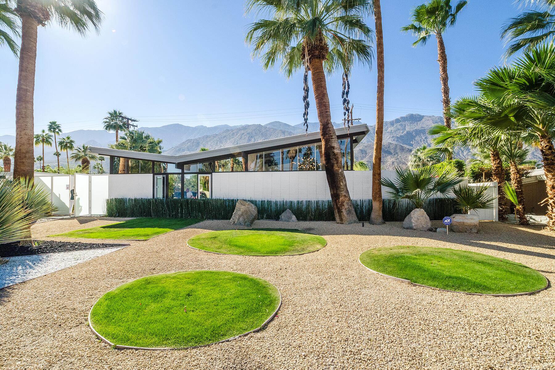 05_FeministFairytaleDestinations__MidcenturyMasterpiecePalmSprings_5 16633512571_9ceac58753_o