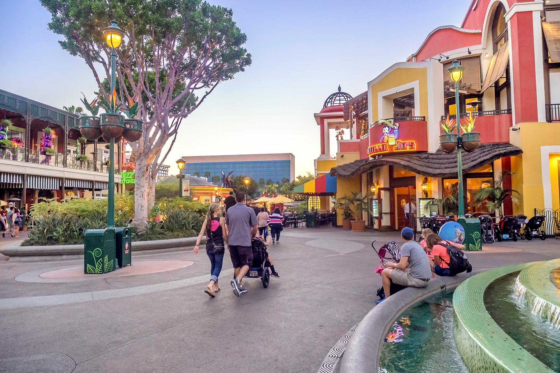 06_UnbuiltDisney__DallasTX_dreamstime_xxl_67295469