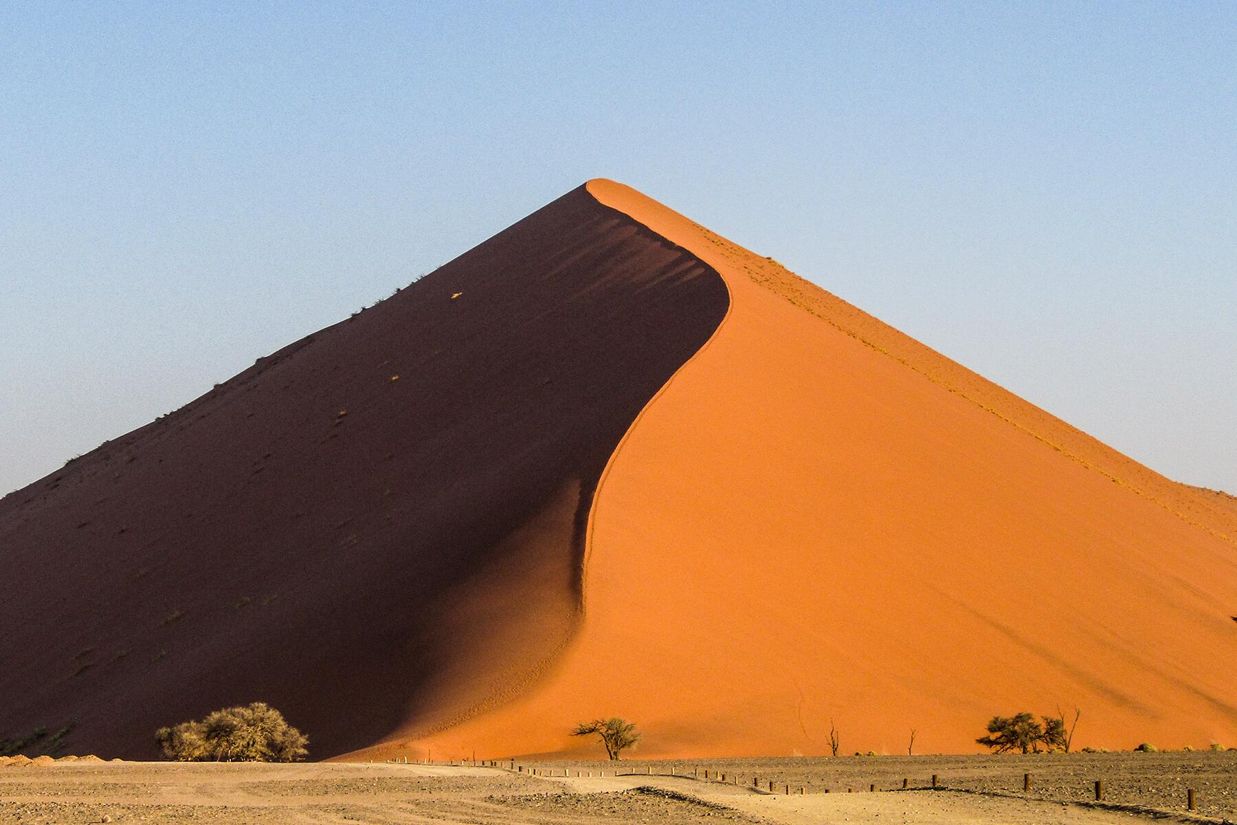 08_BucketListMistakes__Namibia'sImmenseSandDunes_shutterstock_1061469818
