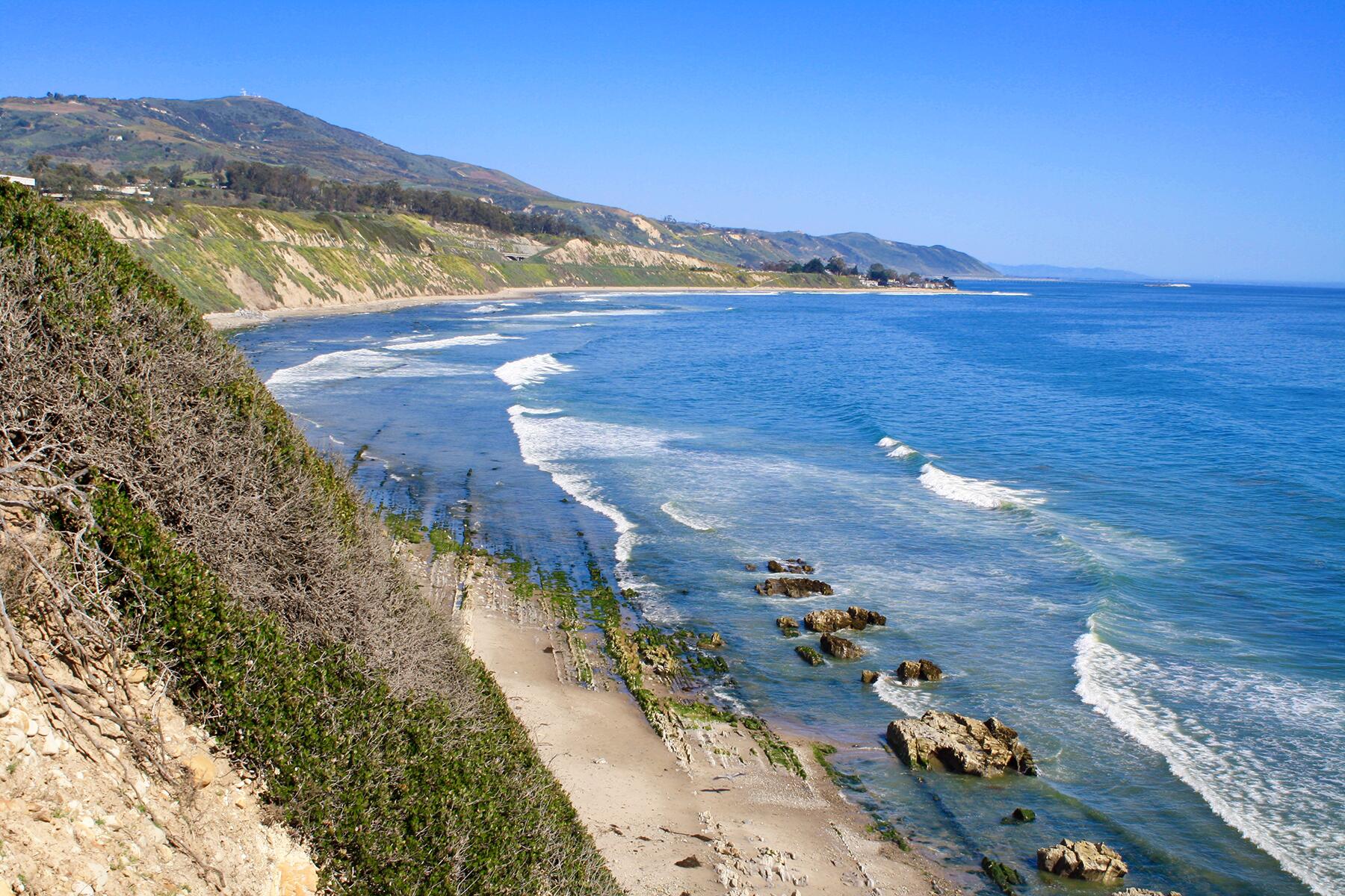 08_CASeasideTowns__Carpinteria_shutterstock_628105244