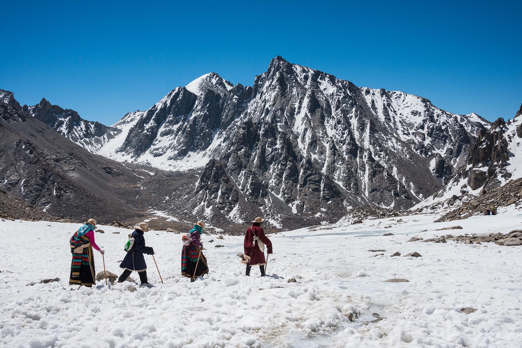 09_OtherworldlyHimalayas__MtKaliash_shutterstock_174364640