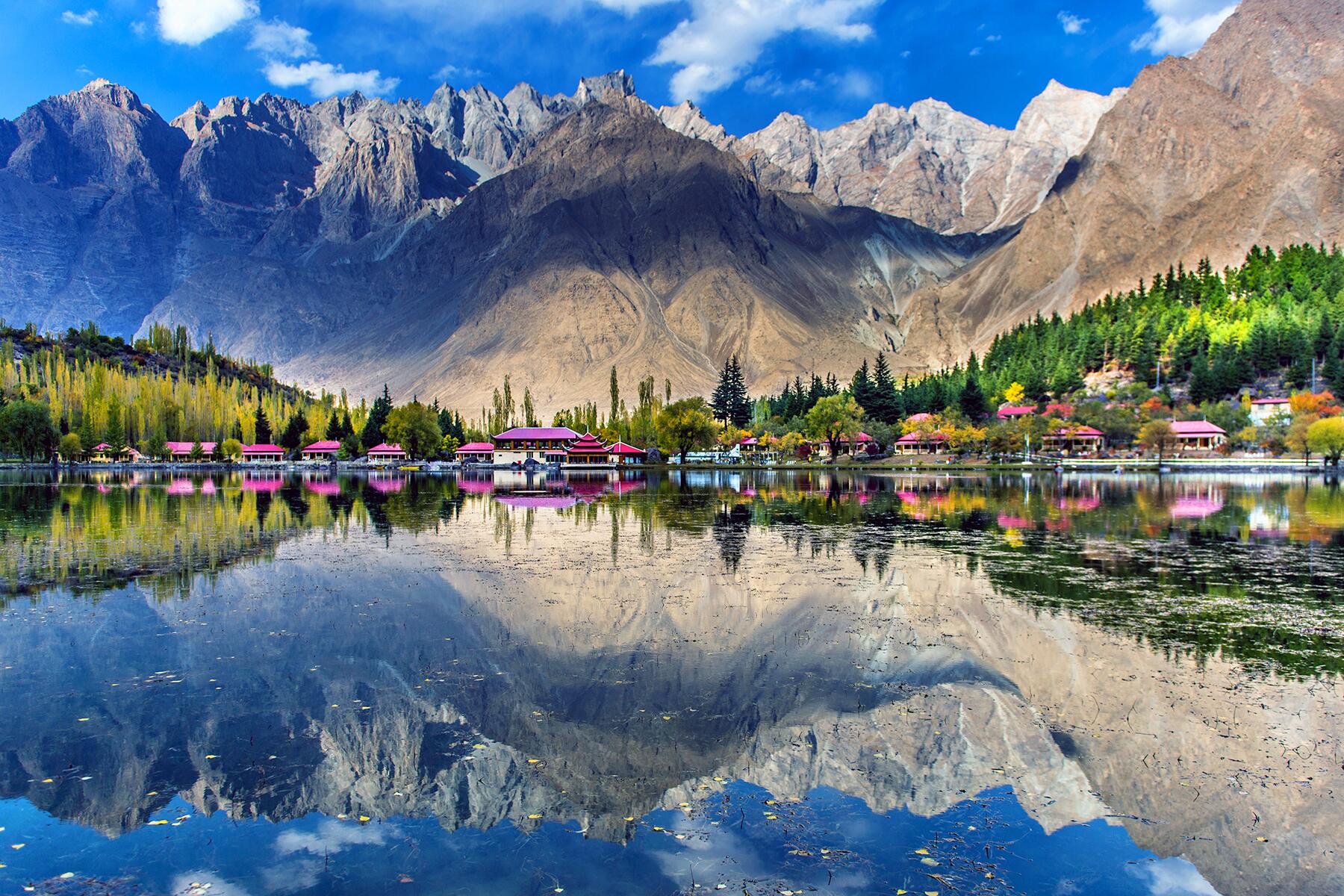 12_OtherworldlyHimalayas__Skardu_shutterstock_1099751423