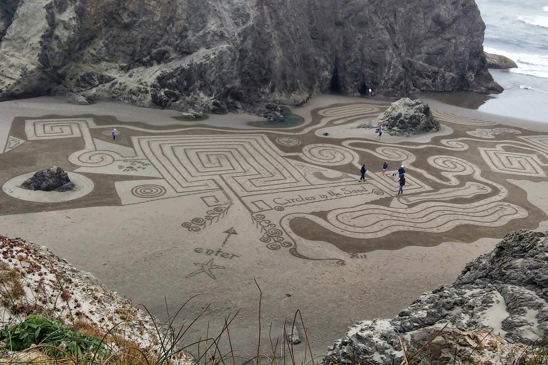 We Spoke to Oregon's Top Sand Artist, Denny DykeHere's How to See His