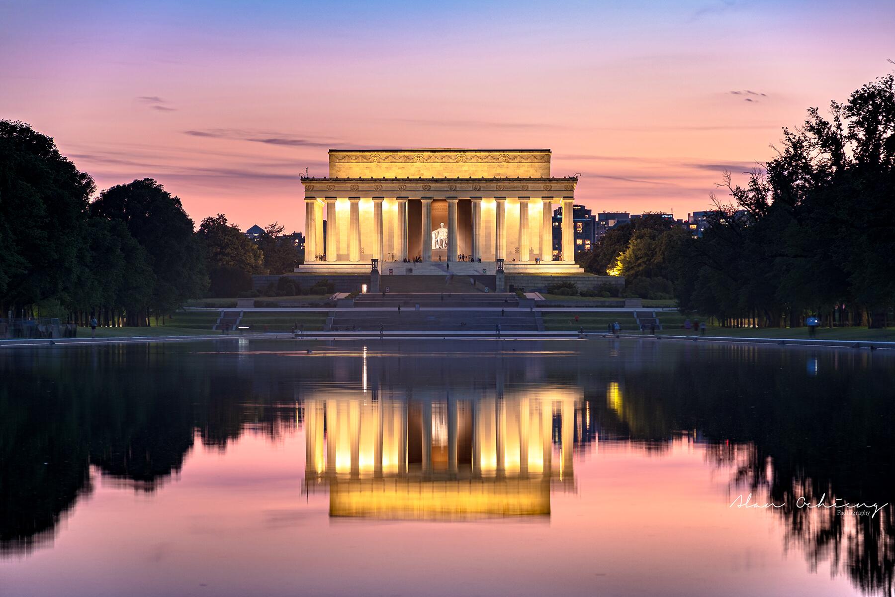 05_UltimateDC__AmericanHistory_shutterstock_1792080761