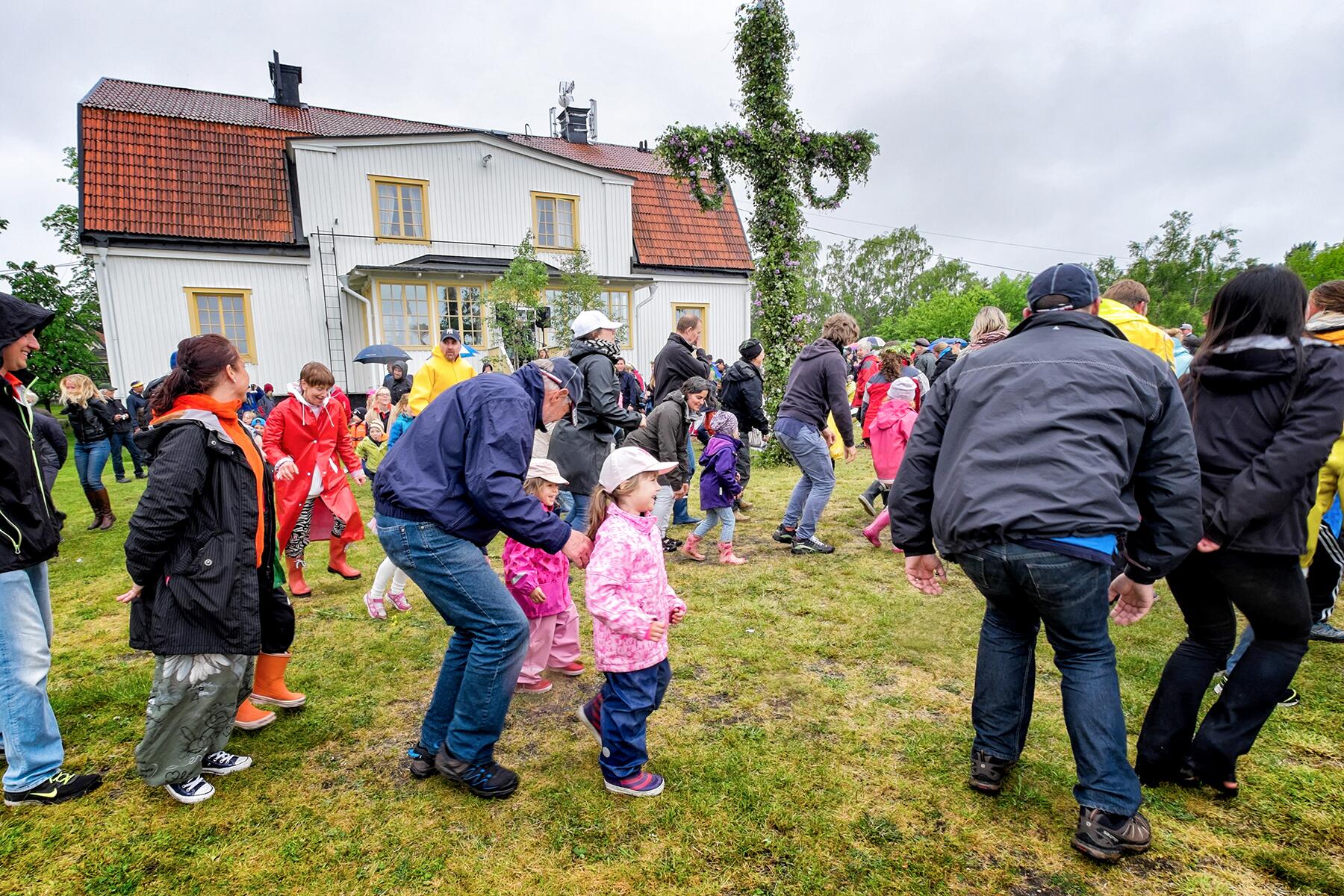 06_Europe'sStrangestTraditions__FrogDance_shutterstock_523981432