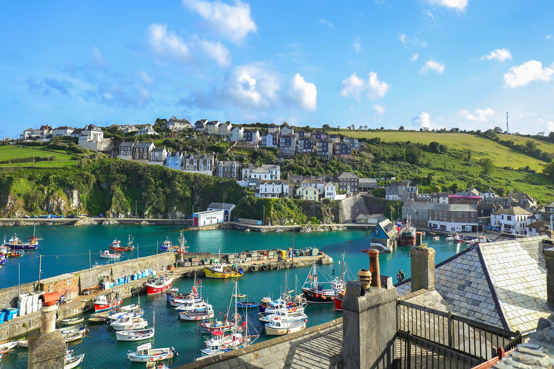 08-DroolworthyTownsInEngland-Mevagissey-shutterstock_1796190469